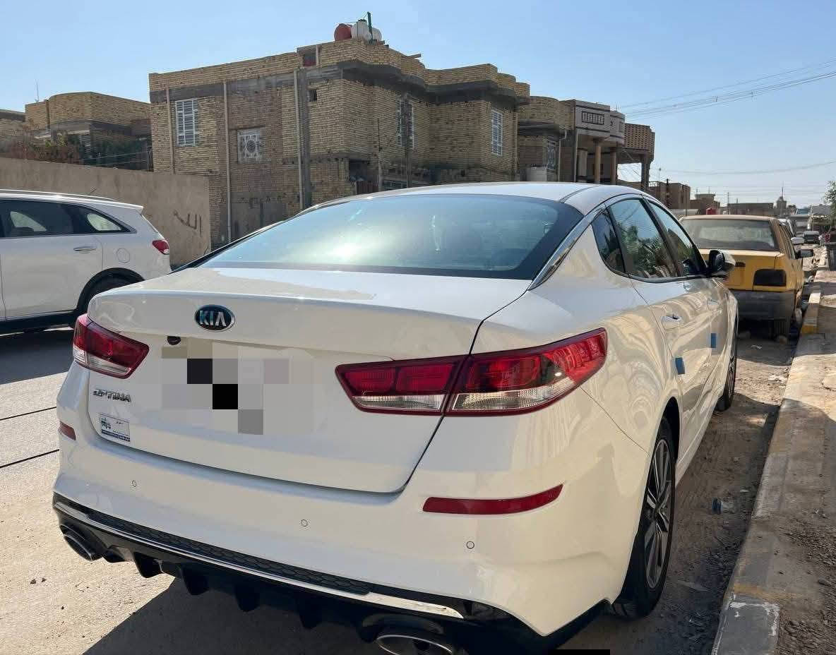 كيا اوبتيما 2019 شكل 20 خليجي مكفوله كفاله عامه ضربه وصبغ وتبديل رقم بغداد دولي  مواصفاته ويل كب كروم   مري شفط  مع السويج أثناء قفل السياره وفتحه لد امامي لايت زنون حساس امامي خلفي شاشه كبيره  كامره دوارة  تبريد لمس قطعتين تبريد خلفي  تحكم وشفتات ستيرن مكينه 2400  بعده على وضع شركه سياره ماشيه 90حقيقي   تخم تاير حداديه جديده   ثلاث انظمه قياده مكان سياره ذي قار قضاء الشطره السعر(193)وبيه مجال  للاستفسار***********///***********

