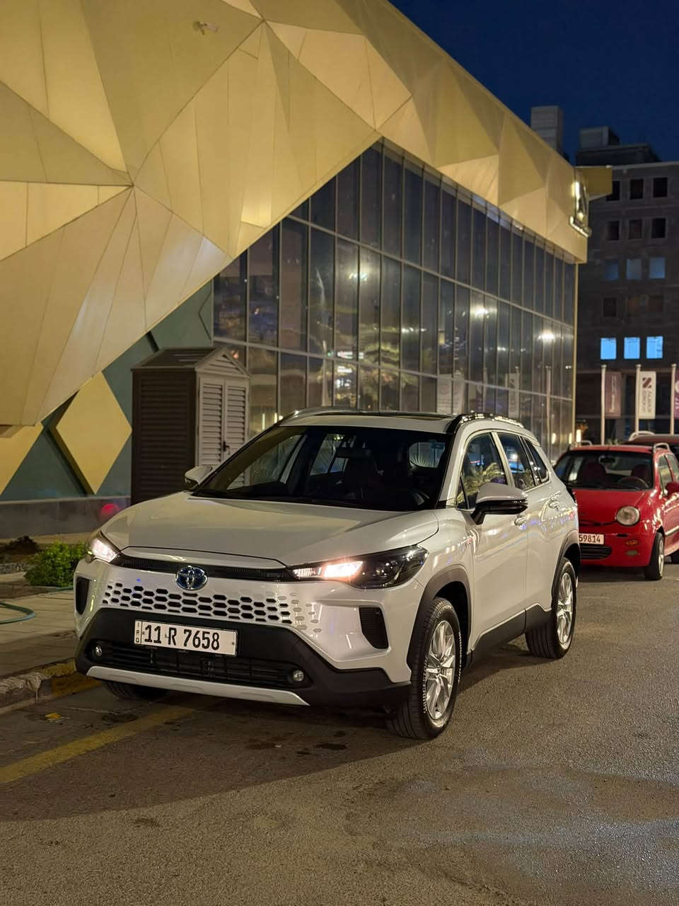 السلام عليكم
كورلا كروز هايبرد  ساز 2025 زيرو للبيع
Corolla cross  hydride SAS  
السيارة زيرو ماشية على كد الترقيم فقط
رقم بغداد رباعي مميز
السيارة فول مواصفات
فتحة سقف
رادار امامي
رادار جانبي + نقطة عمياء
مثبت سرعة تفاعلي
هاند بريك كهرباء 
اوتو هولد
كامرات محيطية
شاحن لاسلكي
شاشة ابل كار بلي
كشنات مخمل
تحكم ستيرن
مري شفط
حساسات خلفية

السيارة تحت الضمان شركة ساز
البطارية 8  سنوات ومكينة وكير 3 سنوات
مع عقد صيانة لمدة 40,000KM مجاني يشمل كل السيارة من تبديل زيوت وفلاتر

مكان السيارة بغداد القادسية
السعر 38.5 مليون و بيها مجال
***********
