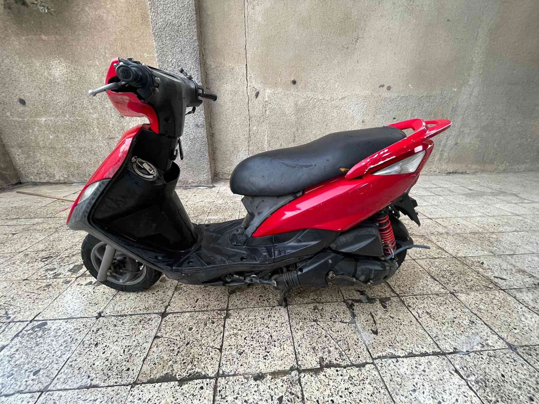 للبيع تفاصيل أكثر *********** او راسلني سعرها 400 وبيها مجال حك الجيه

