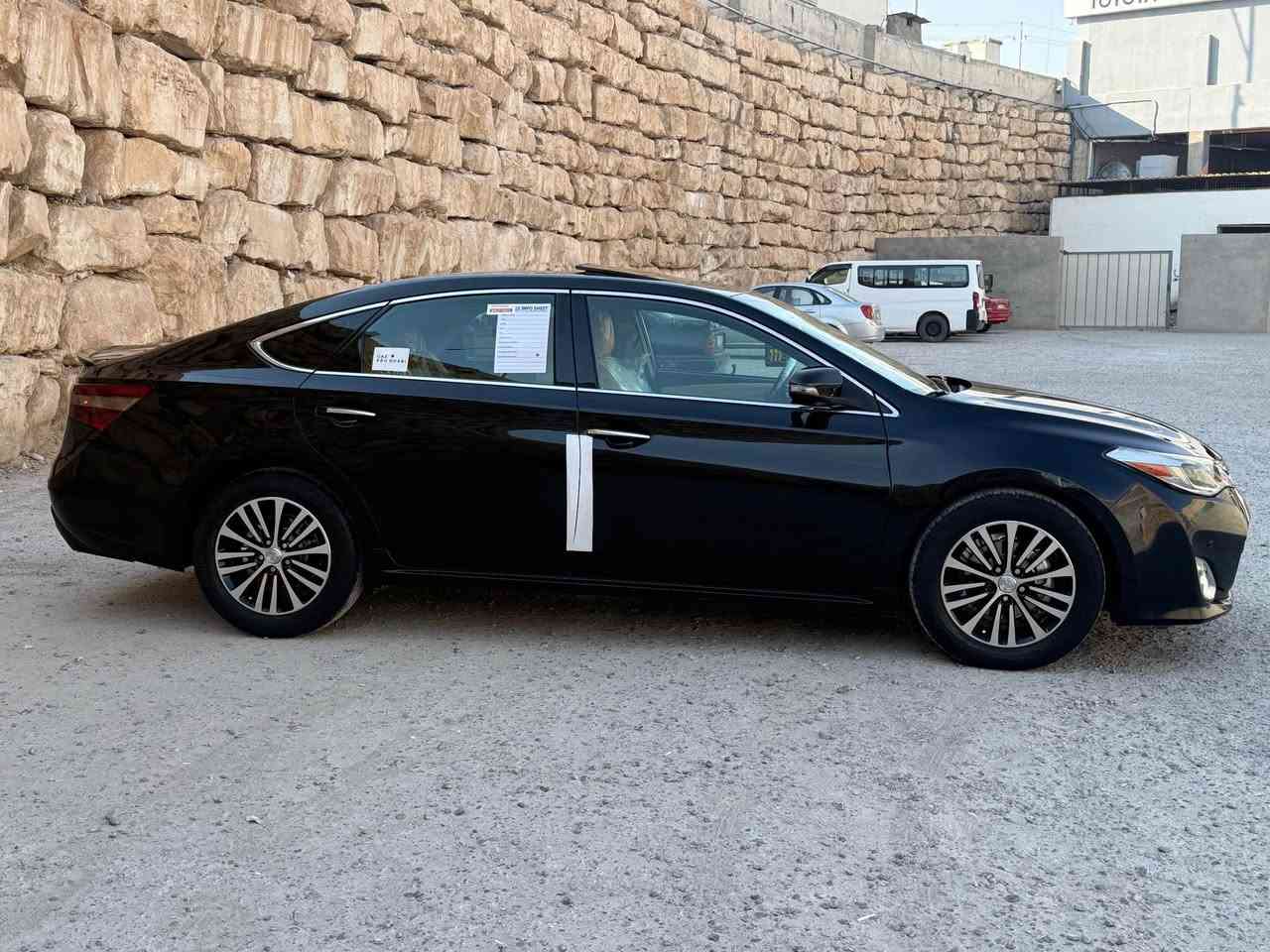 تويوتا افلون موديل ٢٠١٣ خليجي مواصفات ليمتد فول فول ١/١ لون اسود رقم اربيل دولي مميز شرط التحويل سلايت بصمة كشنات جلد و كهربائي وخزن ميمورى وتبريد و تدفئة تحكمات ستيرن تحديد سرعة وشفتات پرد خلفية شاشة وكامرة دوارة تبريد مركزي داخل اصفر وفورميكا بعد مواصفات ليمتد معروفة محرك v6 حجم ٣٥٠٠ گير ومحرك شرط برغي ما مفتوح حتى صوت رواجز مابي صدر امامي وخلفي ٤ تايرات كله جديد كل جسمه عالبلادي وشغال السيارة احلى من الصور بهواية بدون رصعات و شخوط وجلح مابيه فقط جاملغ امامي صبغ بدون اي ضربة ولا دواخل ولا ايرباك مكفولة من الدعامية للدعامية اب شرط بدون اي نقص السعر ١٦٥ وبيه مجال بسيط للشراي مكان السيارة كركوك كاتب كل التفاصيل اقرا المنشور كامل شراي خابرني وتدلل رقم الموبايل 
*********** كركوك, العراق
