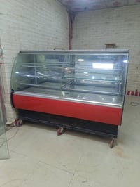 عارضه كيك للبيع الطول مترين 07829583322