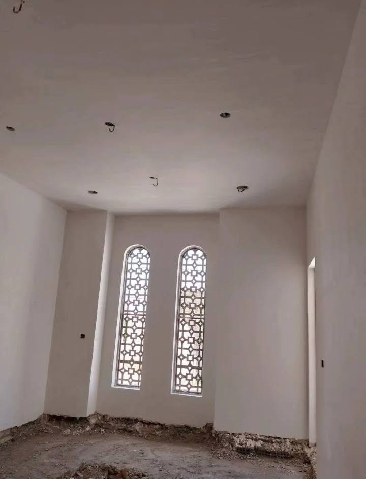 عملنا بياض شقل درجه والى شرط ستلام مهندس مكان ناصريه فقط0784066927

