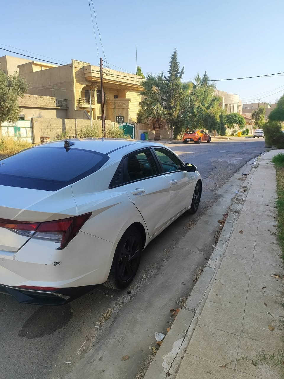 النترا موديل 22 امريكي رقم اربيل الإنكليزي 
شرعيها موصل حي الميثاق مكانها حي الميثاق 

بجم تكم سكف كبس حادثها موضح ابيع احزام هيه اقل احزام بيها الدوسات داخل فقط مواصفات فول عد سلايت تشغل بصمه ابواب بصمه صندوق بصمه داخل اسود حساسات رادارات امامي خلفي شاشه كبيره بلادي سياقه ذاتيه وبعد المواصفات المعروفه لون ابيض صدفي مكينه 2000 دوش گير سي فيتي شرط مكينه گير 

سعر 115 وبيها مجال بسيط ***********
