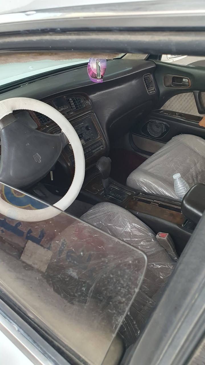سلام عليكم شباب بطه للبيع رقم بابل دوالي سنويه ل ٣١ سياره كفاله عامه من من كص وضربه وصبغ ومحرك وكير وحداديه سياره جديده وبيع مستعجل سعر ٥٠ قفل عنواني نجف وشراي يتصل ع ***********
