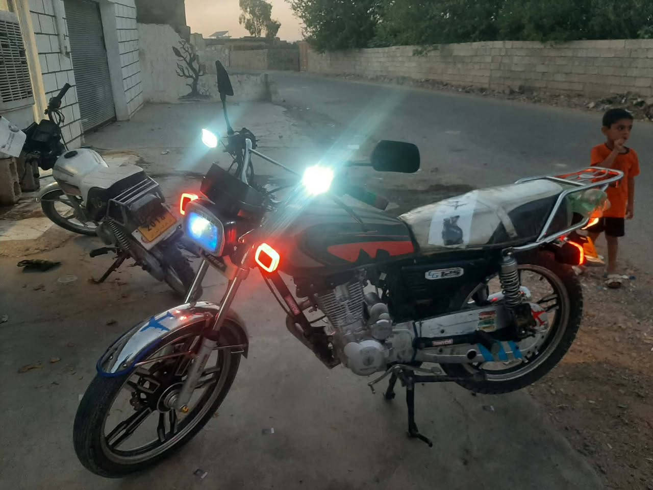 موطور حديث للبيع كلو بلادي4كير موديل(2021) بسعر450«مكلف بالنشر اني يعني لاتجي خاص»..
بس اتصل ‎***********
