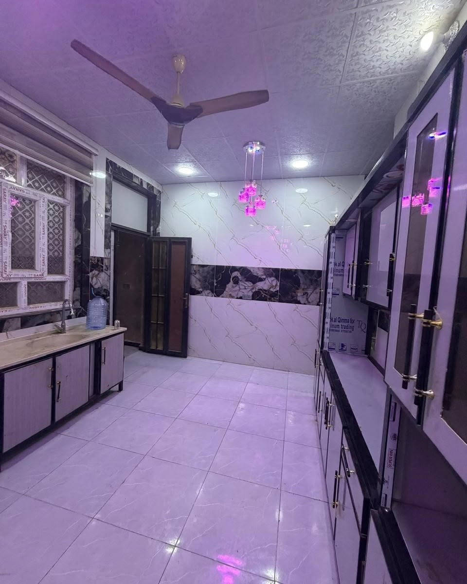 🏠 دار للبيع – موقع مميز في الناصرية

📍 الموقع: مدينة الصدر – قرب مجمع السلام السكني
📌 زراعي – الناصرية الجديدة – بنزلة الروف
📜 يوجد وصل طابو من البلدية

✨ مميزات الدار: ▪️ بناء طابوق – طابق واحد
▪️ عمر البناء أقل من سنة
▪️ شغل نظيف ومرتب
▪️ السقف: كونكريت ساقط
▪️ الأرضيات: بورسلين
▪️ المائيات: دفن
▪️ إنارة جيدة وجدارية
▪️ الدار يصبح ركن في حال تبليط الشارع
▪️ الشوارع على باب الدار قيد التبليط

🏡 يتكون من: ▪️ غرفتين
▪️ منورين
▪️ صالة
▪️ ديوانية
▪️ مطبخين

💰 السعر: 75 مليون وقابل للتفاوض

📞 للتواصل والاستفسار:
مكتب دار النخبة للعقار والمحاماة
📍 الناصرية – شارع بغداد – تقاطع الازدهار
📱 ***********
