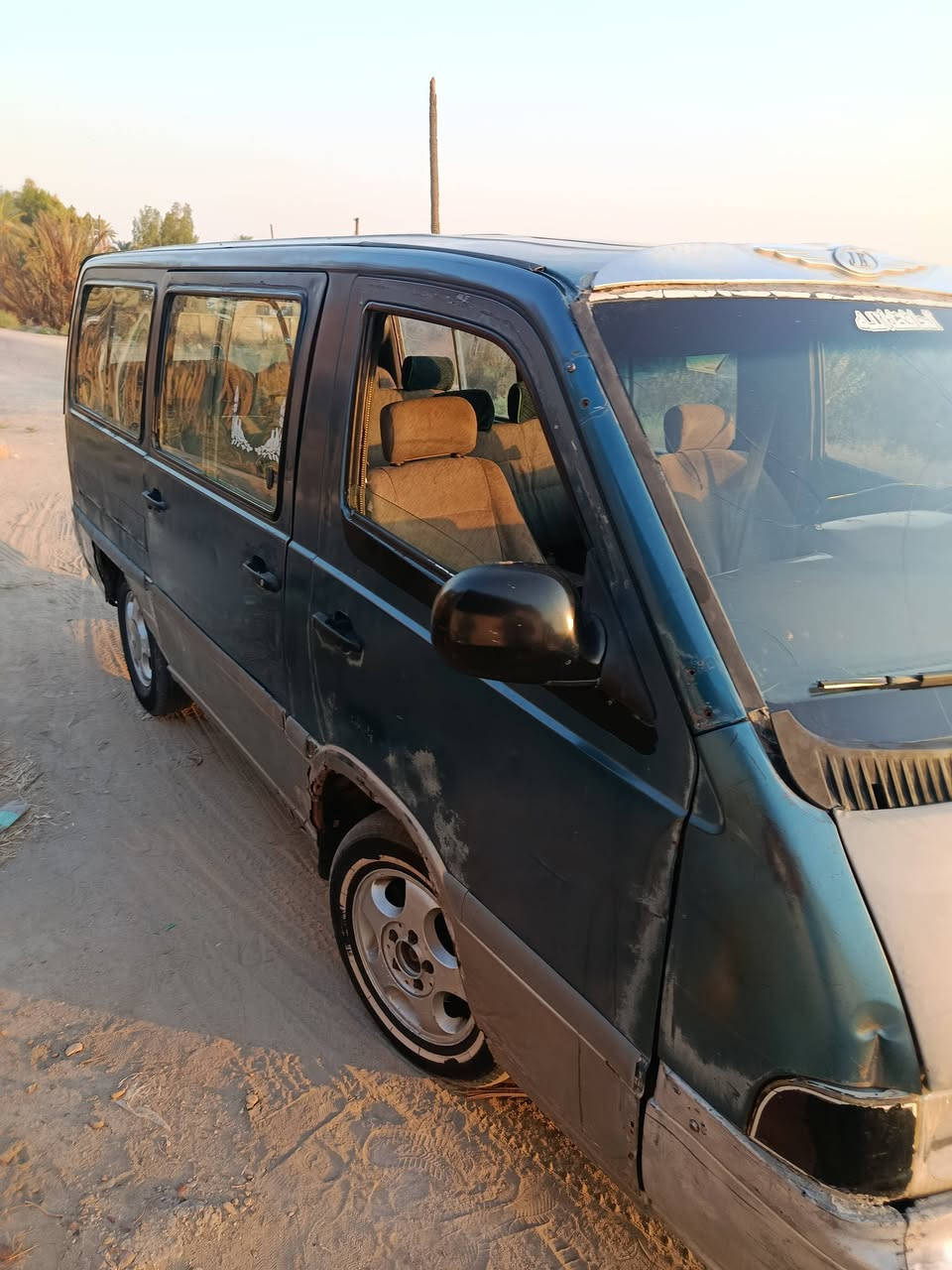 سلام عليكم ستانه للبيع موديل 96 تجيفت جديد قبل أقل شهر تعمير جديد جاهزه عليه غرامات 9 ورقات مرور وهيئه ينزلن من سعره مابيه قطره صبغ بلاديه السعر 44 وبيه مجال بسيط ***********
