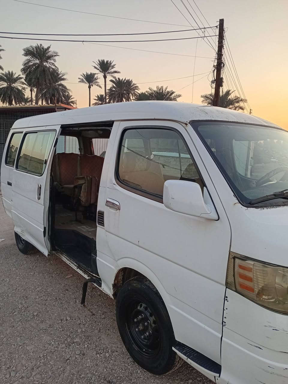 السلام عليكم جمبي اج وان موديل ٢٠١٤ مكينة جديدة السيارة باسمي التايرات نص عمر بيهة طخات ع البارد
السعر ٧٥ وبيها مجال وترهم مراوس رقمي ***********
