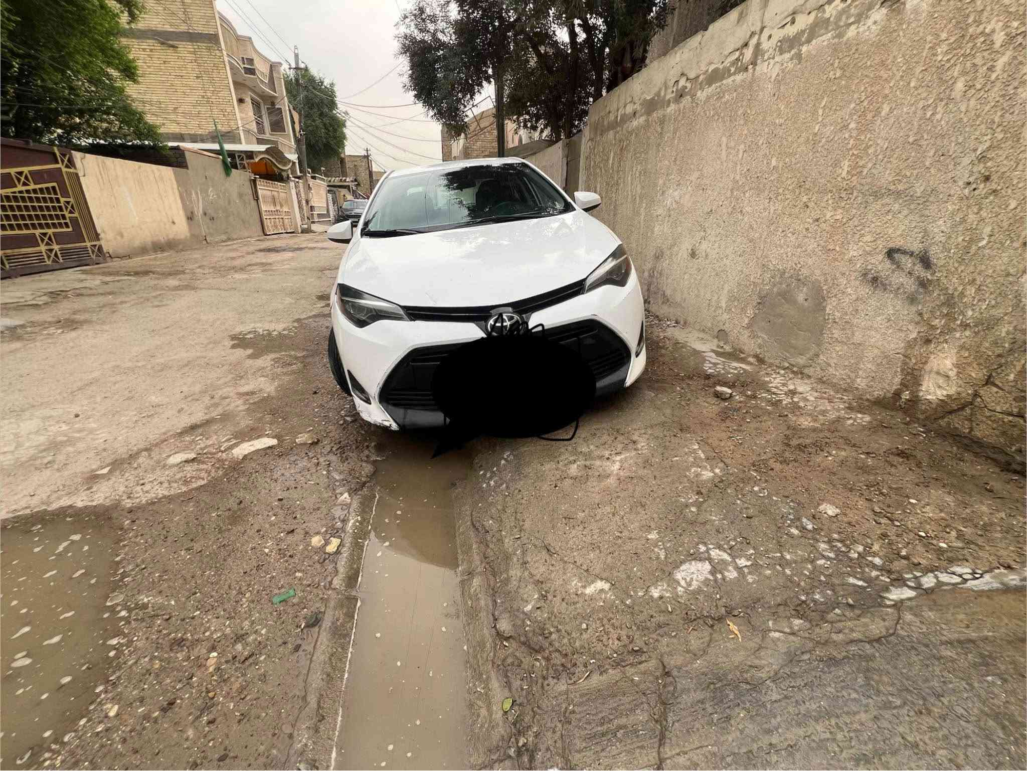 مكاني بغداد الامين 
***********
*********** بغداد, العراق

نص مكتوب في الصور:
- Toyota Corolla L 2017 White 1.8L 4 vin: 5YFBURHE5HP673031