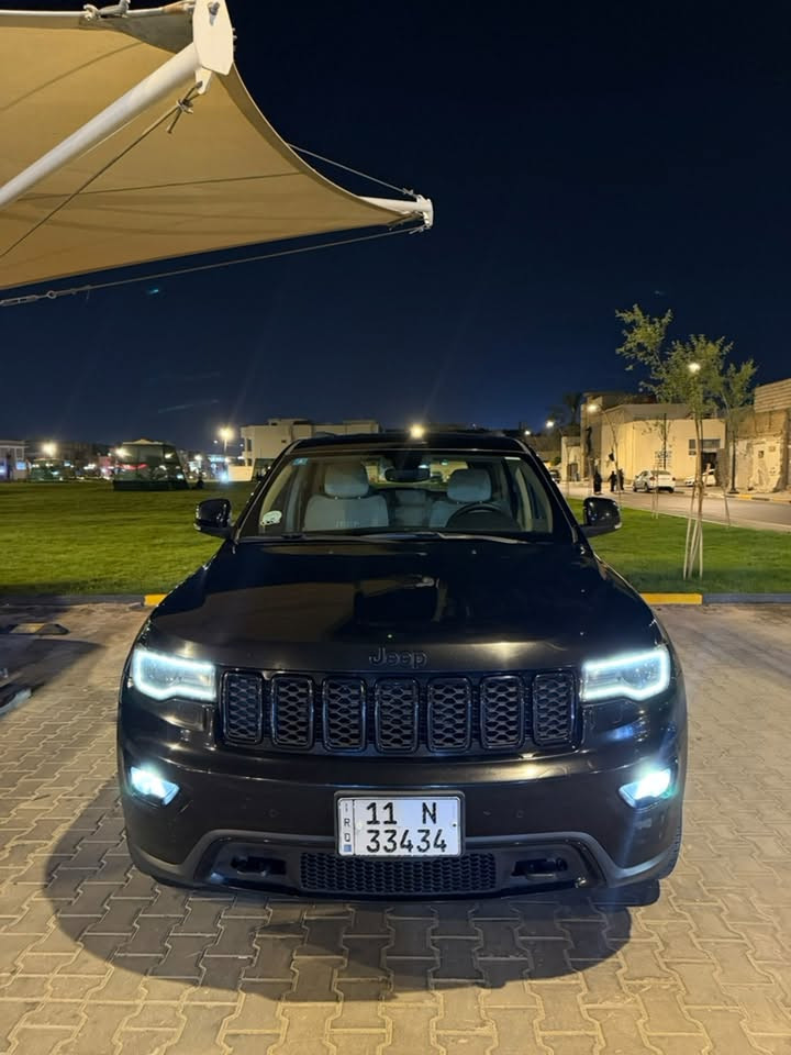 السلام عليكم
جيب كراند شيروكي خليجي
مديل 19
خليجي فول موصفات
حساس امامي خلفي
فتحه
شاشه جبيره 
كشن جلد كريمي 
كشن كهرباء 
درايف مود
مري شفط
اوتو ستوب
مواصفات خليجيه
ماشيه 119 كيلو مو ميل 
السياره خليجي مكفوله 
سعرها 250 وبيها مجال 
***********
