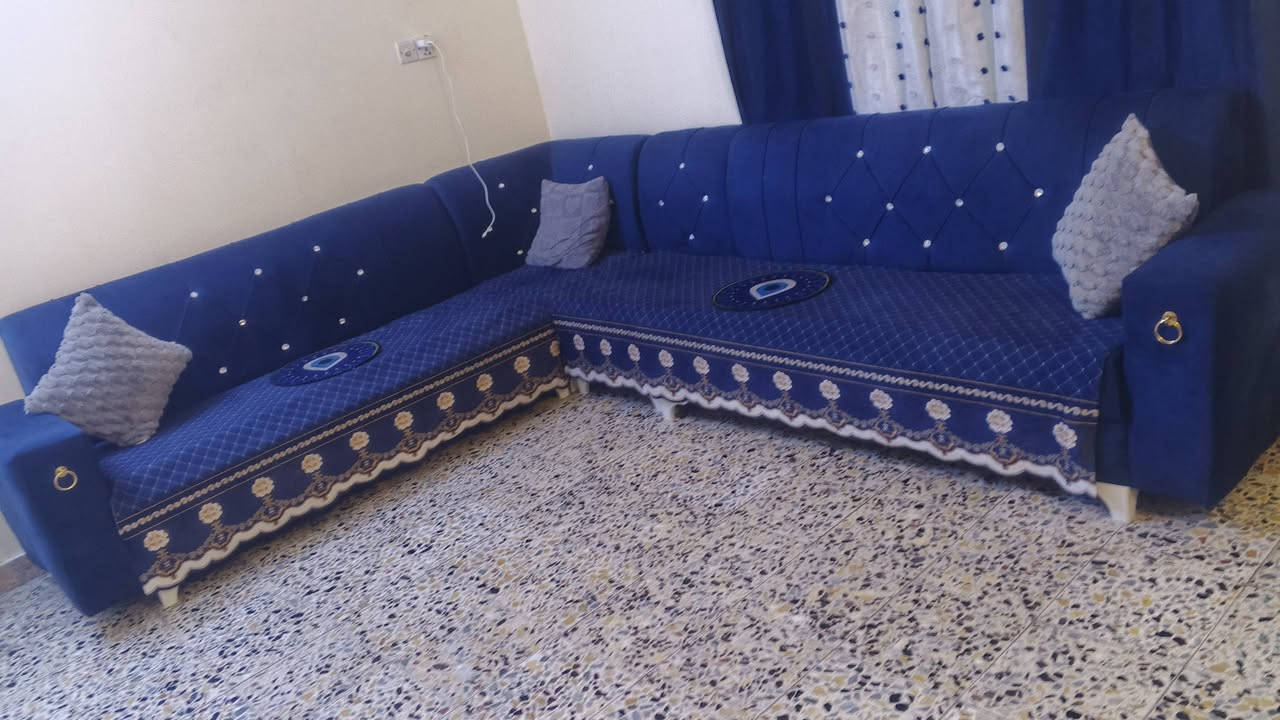 سلام عليكم تخم ديوان للبيع 10مقعدسعره 230وبي مجال بسيط بغداد بياع رقمي واتساب ***********
