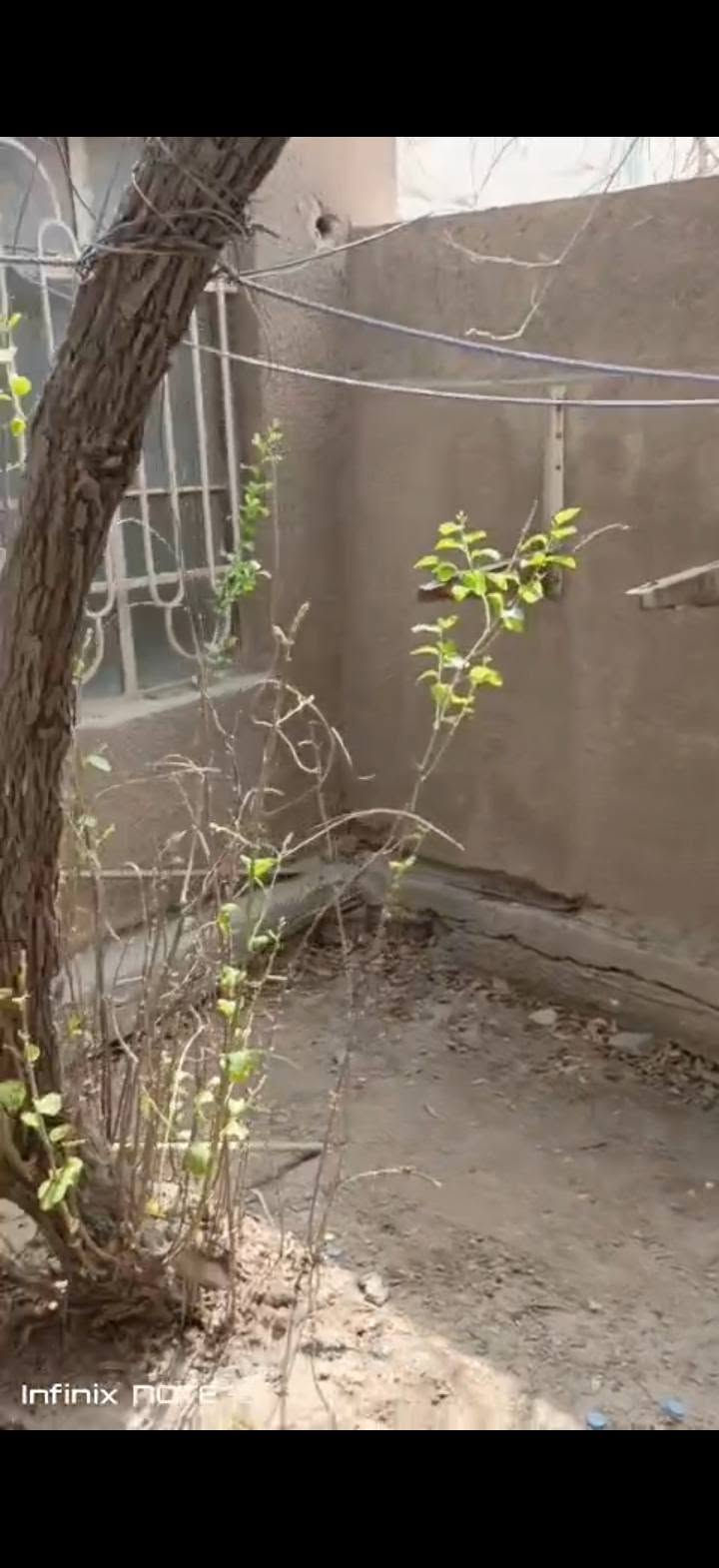 القبله حي الجامعة • ٤ غرف • كراج وحديقة