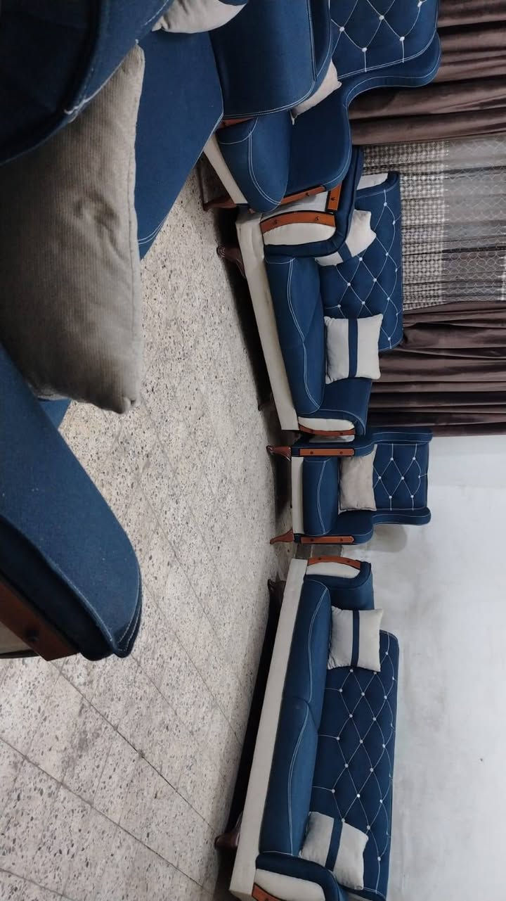 تخم 10 مقاعد اخو جديد اي ضرر مابي نضافه فوول خشب بلوك اسود تسكام كلش ثكيل سعر 400 بي مجال مكان البياع *********** يوجد واتساب
