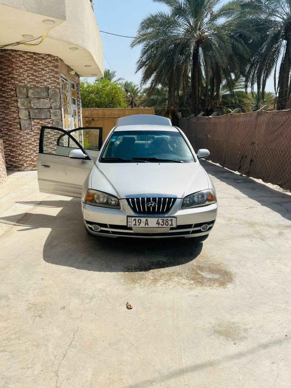 السلام عليكم للبيع سيارة انتره 2005رقم كربلاء باسمي كير مكينه حداديه تخم تاير تبريد تدفئه مصبوغه عام للجماليه بدون حادث نضافة السياره 95/.السياره جاهزه من كلشي المكان كربلاء قرب الامام عون رقم الهاتف ***********
