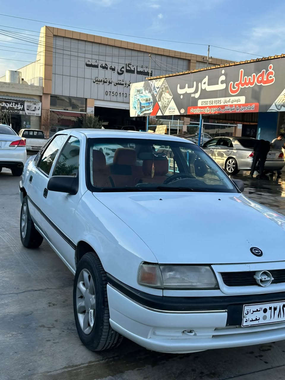 أوبل فيكترا • ١٩٩١ • قرب القورنة