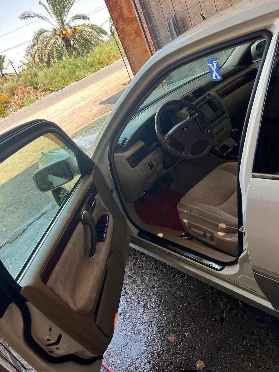 سلام عليكم جنون للبيع ٢٠٠٣ كرستال اصل ٣ دكم كفاله بصره 
للاستفسار ‏‪***********‬
