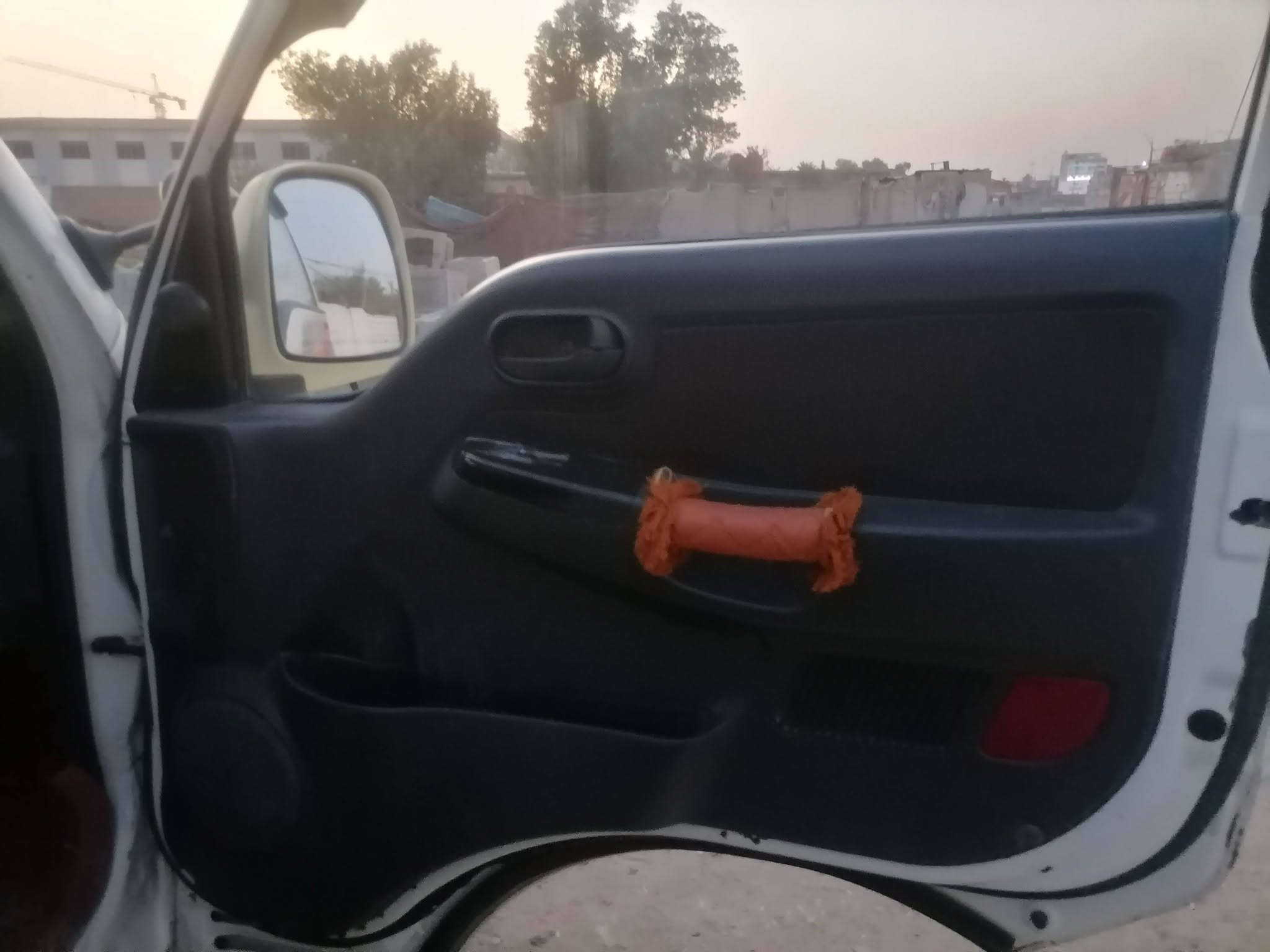 السلام عليكم كيا فحل ٤٠٠٠مفتوح موديل ١٧رقم بابل جاهز تخم تاير مكينة كير تبريد محجر شوف العين السيارة جاهزة ماناقصة بس السائق ألي حاب يشتري يتصل على هذا الرقم *********** أو يتفظل خاص العنوان ديوانية
