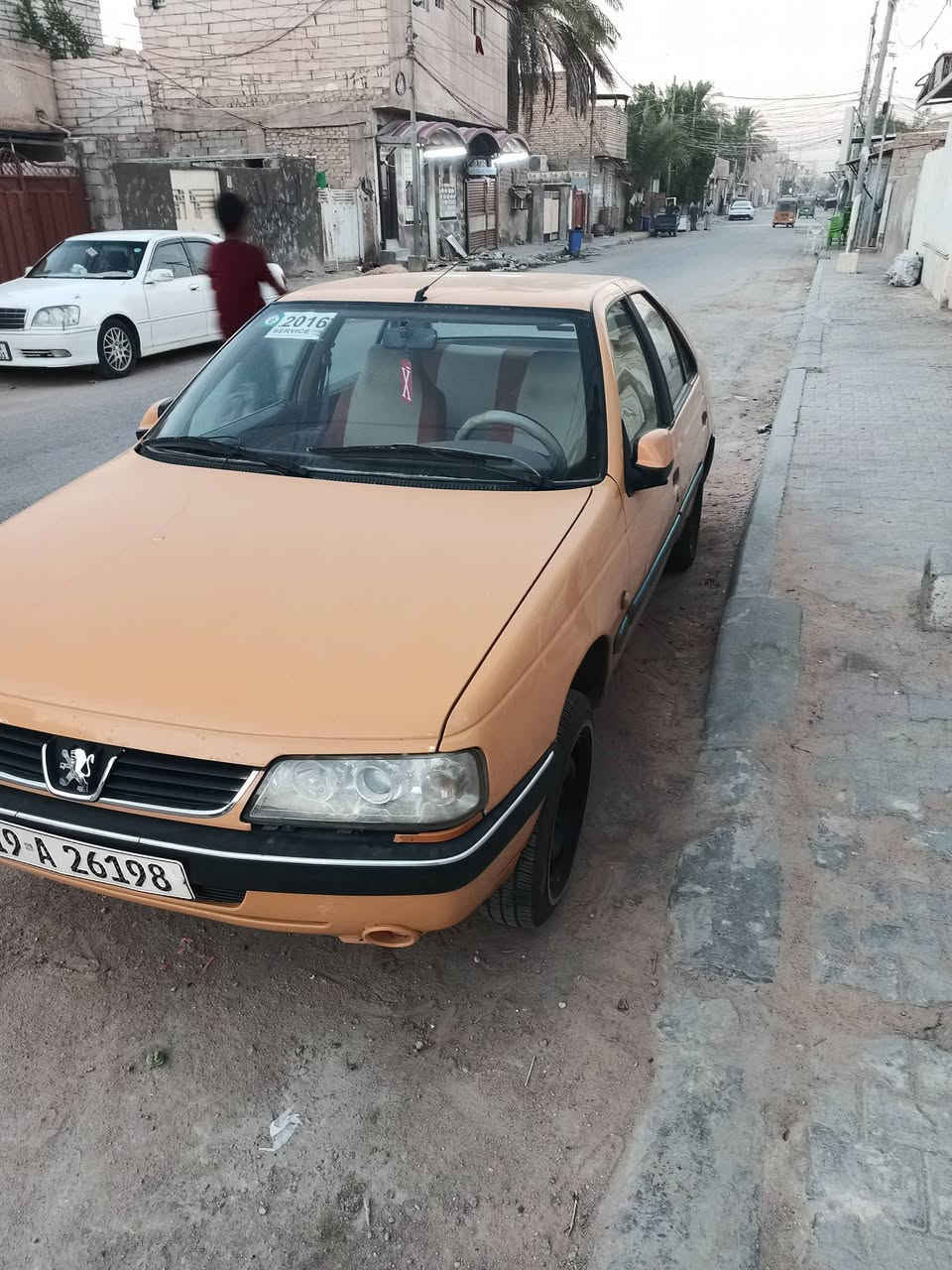 السلام عليكم سيارة بيجو مكفولة كفالة عامة سونارها موجود بيها تخم تاير دوشمة جديده حداديه سيارة جاهزة داخله هزه رقم جديد انگليزي موديل 2016 سنوية 2030العنوان كربلاء حي الغدير قرب حديقة الياسمين للأستفسار الاتصال على الرقم ***********الاسيا ***********السعر 50ورقة وبيها مجال للشراي
