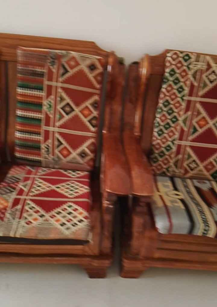 قنفات خشب صندل الاصلي ماحاجه صبغ ولا دهن وحده ثلاث نفرات وحده نفرين وثنين ابو نفر لا مكسورات ولا مصلحات جدد الجزيرة الفيروزيه قرب جامعة ائمة البقيع تلفون *********** البصرة, العراق
