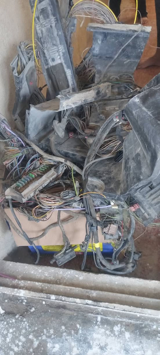 السلام عليكم
قطع غيار مرسيدس ام عيون مختلفه كلهن شغالات ابيعهن شلع بسعر كلش مناسب الي ياخذهن يستفاد بيهن خاصة اهل المصلحه والله يرزق الجميع
***********
