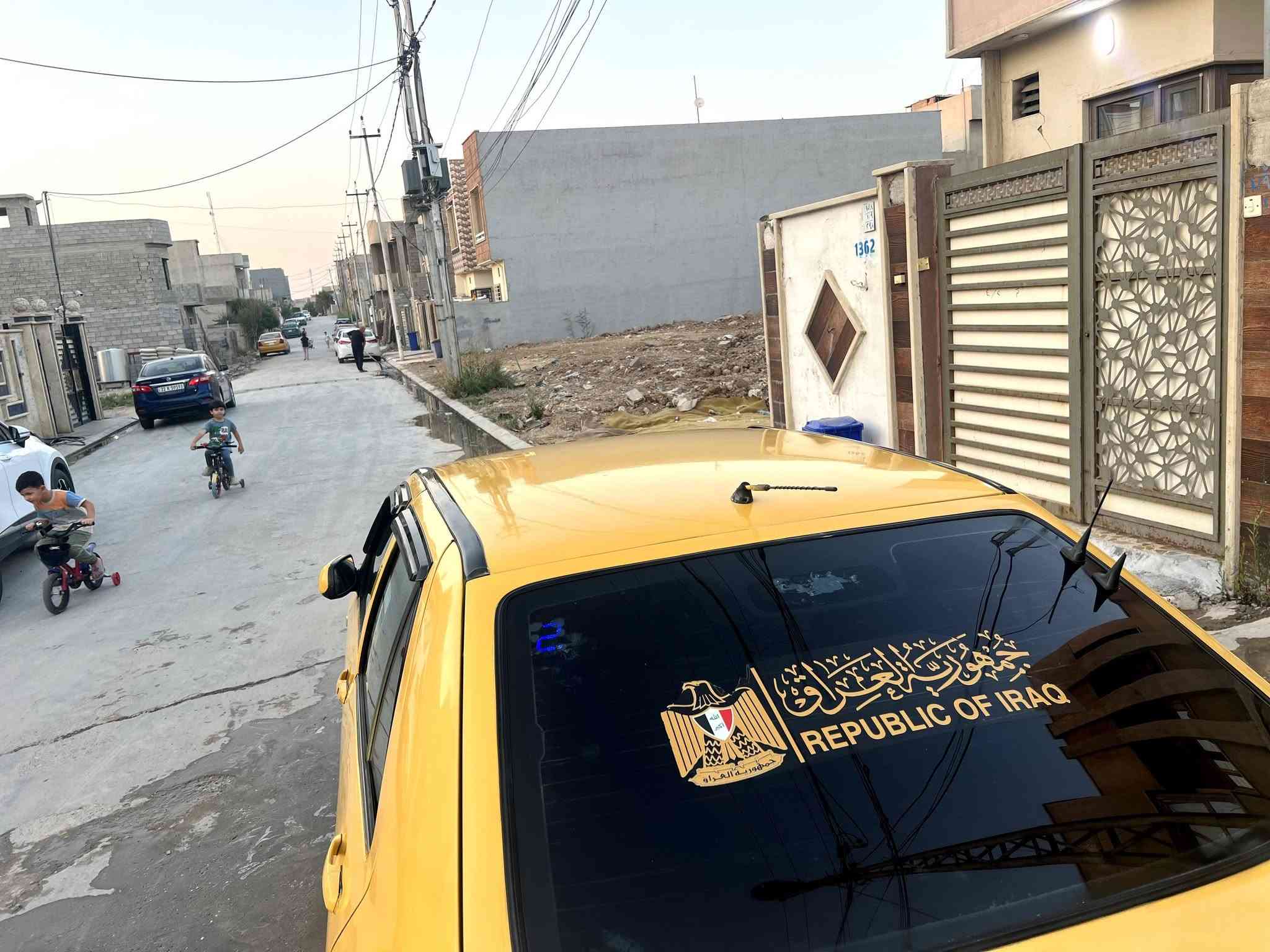 السلام عليكم
للبيع شيري كوين

شرط التحويل

محرك  كصه اصلي المحرك جديد شادو والكير شرط

طخم معمر جديد 

تدفئه والتبريد يعوزو بس بوري وغاز 

وايرمنياتها كلها شغاله 

قفل مركزي +تصعيد الجامات عند القفل

منضومة مضخم كامله 

 شاشه لمس +كامره 

داش كام مرايه وسطيه

تعديل ع اللايتات و منضومة زينون عالي ناصي مع بلاجكترات

للاستفسار واتساب

***********

نص مكتوب في الصور:
- CHILL