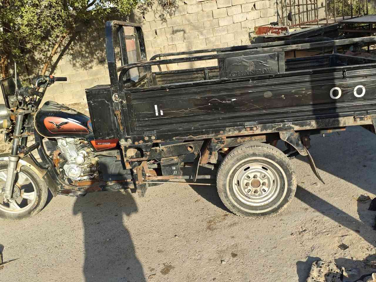 سلام عليكم
ستوتة ببلدية عل بلاد مالتهة ماملعوب بيعة 

كاملة وكمال الله من تايرات من محرك من لحيم 

مال واحد جناي يدعيلي علينة 

22بلال انسيب 

سعر 1800

مكان بغداد حي بتول 

***********
