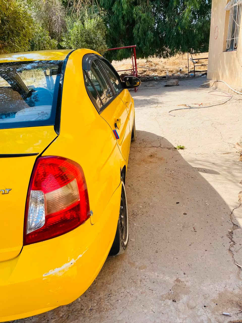 اكسنت 
دبدوب  رقم نينوى  نكليزي بسمي 
بدون حادث  بيها تليقيطات مال تكسي
تبريد ثلج  باتري جديد 
السعر 85 بيها مجال شى بسيط 
 الشراي يخابر  خاص ما ارد
***********
***********
