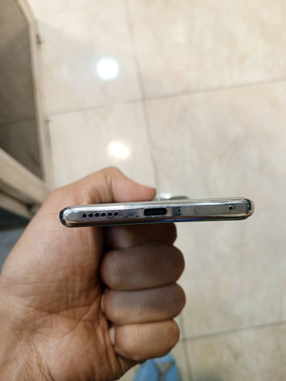 السلام عليكم انفنكس زيرو 40 5G جهاز نضيف كلش الذاكره 512 رام 12+12 معالج قوي كلش بل العاب بطاريه 5500 كامره حلوه جهاز غني عن التعريف البيع وسعره فقط ب325 الف رقم التلفون *********** الشراي فقط ينتصل العنوان بغداد الشعب
