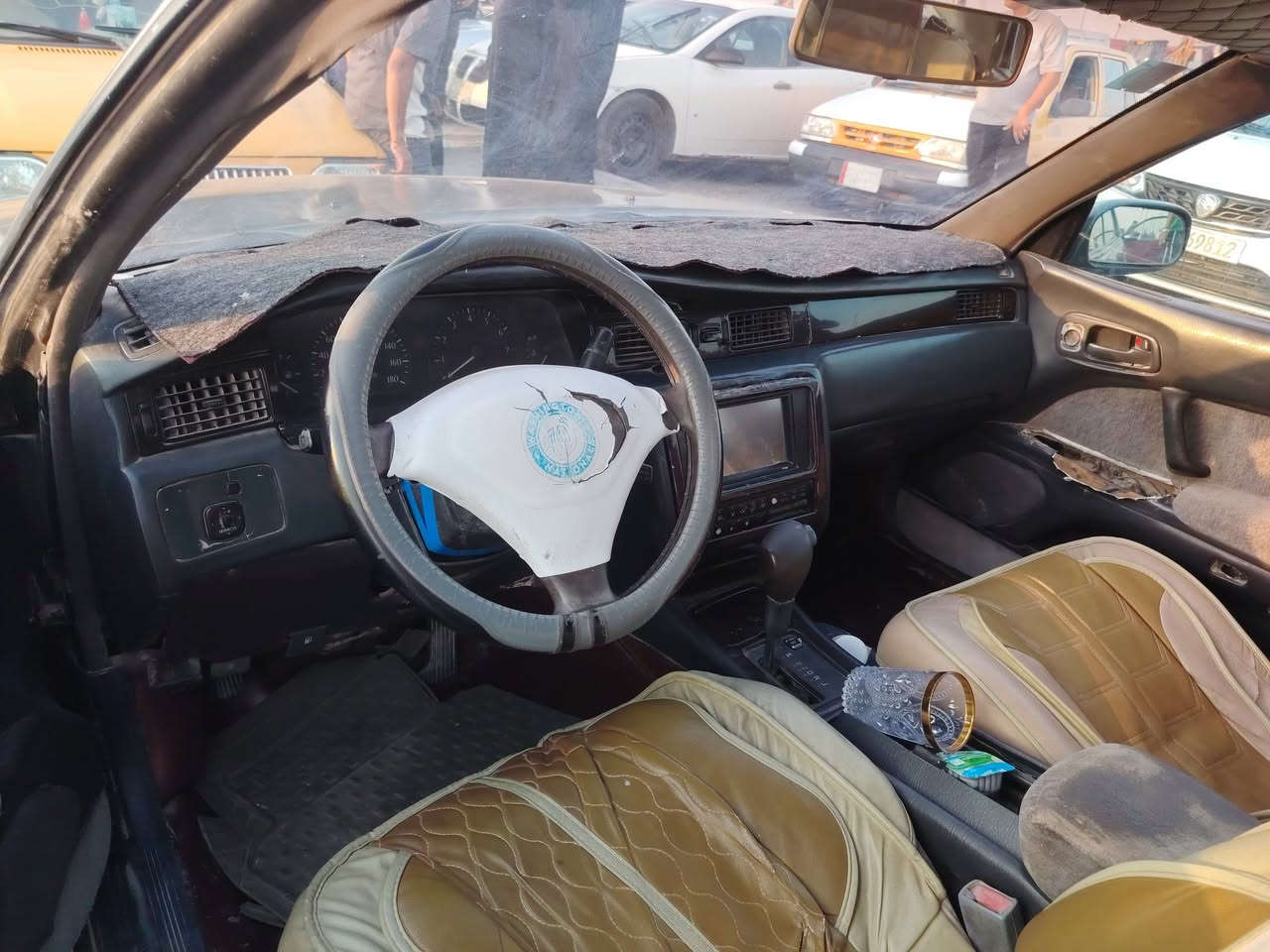 السلام عليكم بطه للبيع مديل 93 رقم إنكليزي بصره باسمي  مكفولة كص ونقل مكينه وكير 2500 جدد أنا شادهن بيدي حداده 50/100 تبريد ما يشتغل  السعر 36 العنوان البصره الزبير 
الهاتف 
***********
***********
