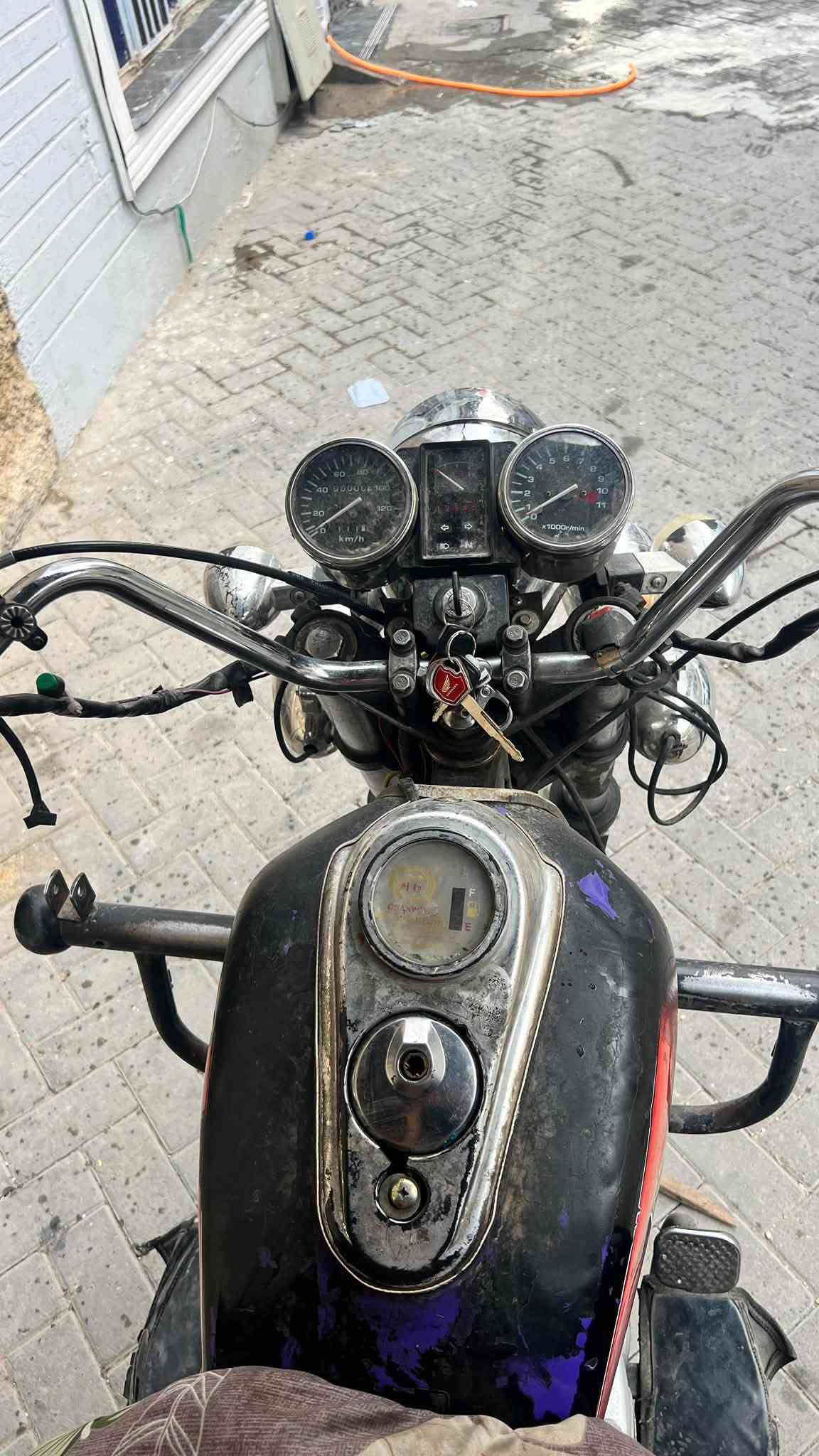 سلام عليكم 
ستوته للبيع صقر مديل 20 مكينتها 23 مجفته ستوته خير من الله كل نقص مابيها وغراضها الاستهلاكيه كلها جديده بلك وراس بلك وملف وراجز وكابرتير خير من الله شوفت عينك واوراقها كامله مكمله بوجهك تروح ترقم كل نقص مابيها اصولي مو سكنر سعرها 1600 قفل 🔒 
*********** الموشراي واليدور بغير سعر يعذرني ولا يتعبني مكاني بغداد مدينة الصدر
