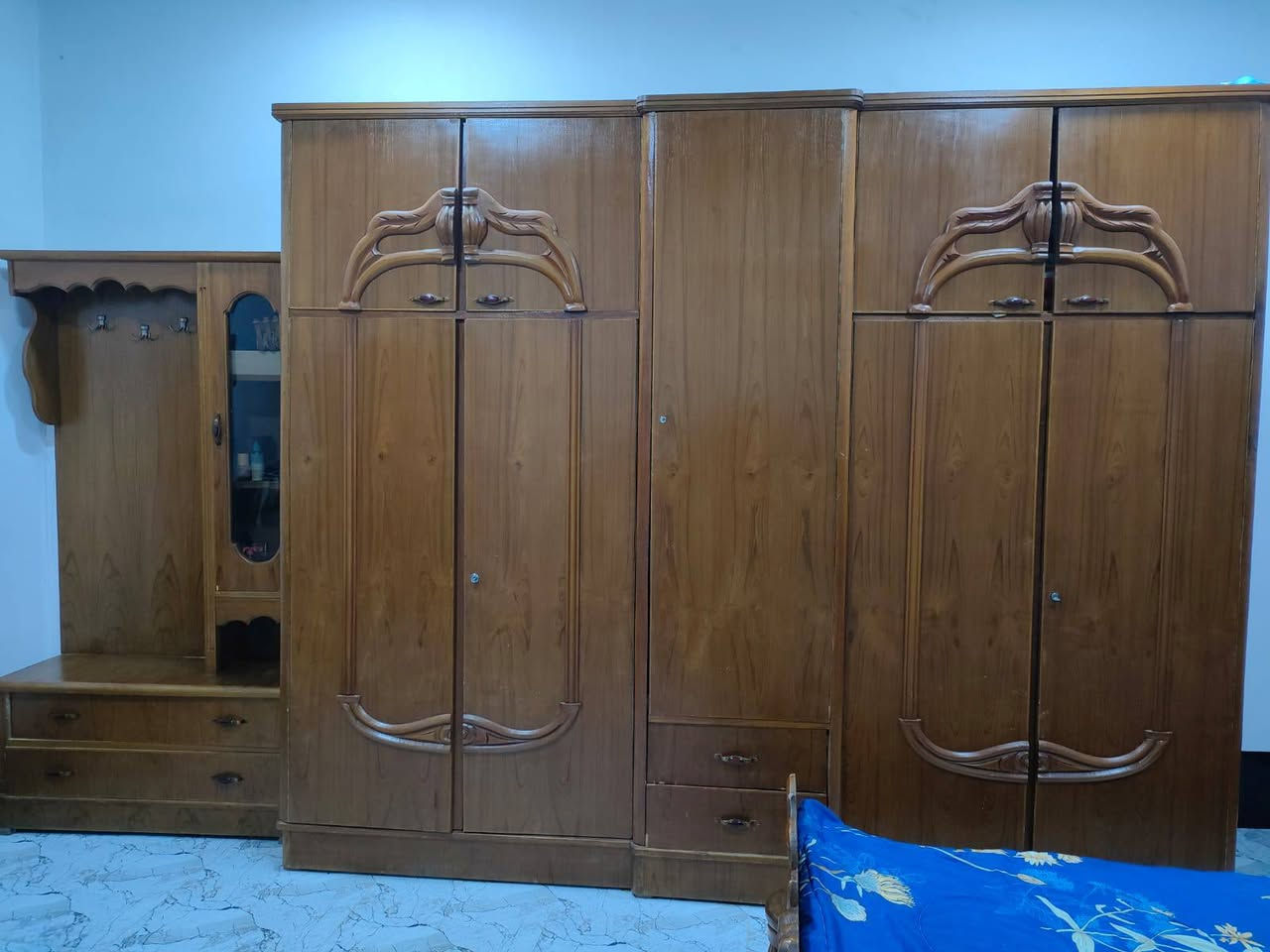 للبيع
السعر( ٧٥٠)
 ما بيها (عيب او خيسان) 
غير متواجد ع الفيس 
(للتواصل) 
(***********)
