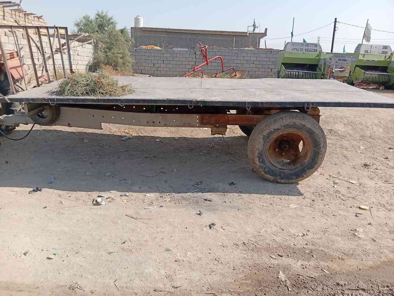 للبيع عربانه صطحيه قلاب طول5متر وعرض 2ونص مكاني نجف ناحيه القادسية ***********
