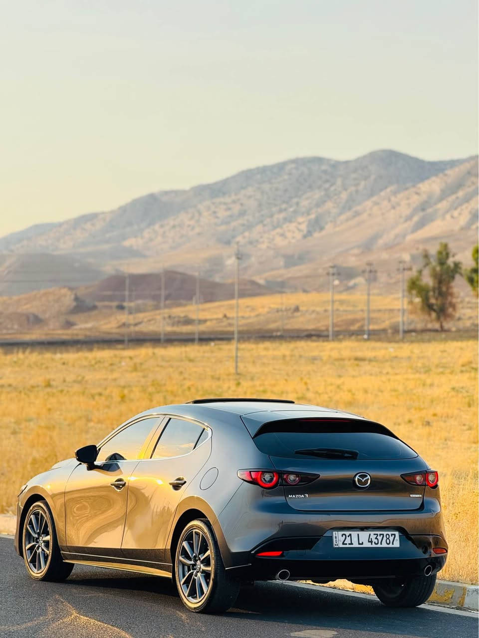 Mazda 3 hatchback 
مۆدێل ٢٠٢٤ 
٢٠هەزار رۆشتوە -بەس بۆنیت بۆیاخ بێ ناوگرتن -ئێرباگ بەس سوکان تەقیوە 
مەکینە ٢.٥ بێ تۆربۆ گێڕو مەکینەی بە شەرت 
مواسەفات پری فێرد -سلایت-کوشن هیتەر-بەسمە-کوشن کارەبای-ڕادار ٣٦٠ زۆر مواسەفاتی ترر 
١٣٦ وەرەقەو معامەلە 
بە ناوی خۆمە -تحویل بە شەرت 
*********** كويسينجاك, أربيل
