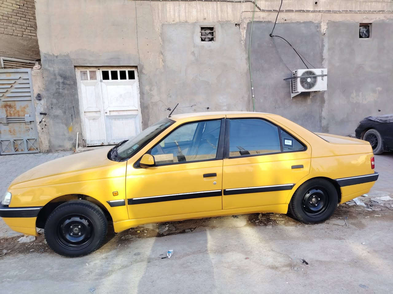 بيجو ٤٠٥ موديل ٢٠١٥ السيارة جديده ومال جناي ومامشتغلة تكسي عندي فقط للدوام ماخذة ومكفوله كفالة عامة وسونارة موجود حدادية جديدة محرك جديد تبريدة ثلج تيارات جدد سنوية بأسمي رقم انكليزي بغداد ومصفره هيئة وغرامات
المكان/ بابل / الكفل
سعرة ب٤٥ وبيه مجال للإستفسار هذا رقمي *********** 
بيجو ٤٠٥ موديل ٢٠١٥ السيارة جديده ومال جناي مال بيت عندي فقط للدوام ماخذة ومكفوله كفالة عامة  شواصي جديده تايرات تخم جديد سنتر لك شغال جام كهربائي وسونارة موجود  شخطه مابيه حدادية جديدة محرك جديد تبريدة ثلج  سنوية بأسمي رقم انكليزي بغداد ومصفره هيئة وغرامات
