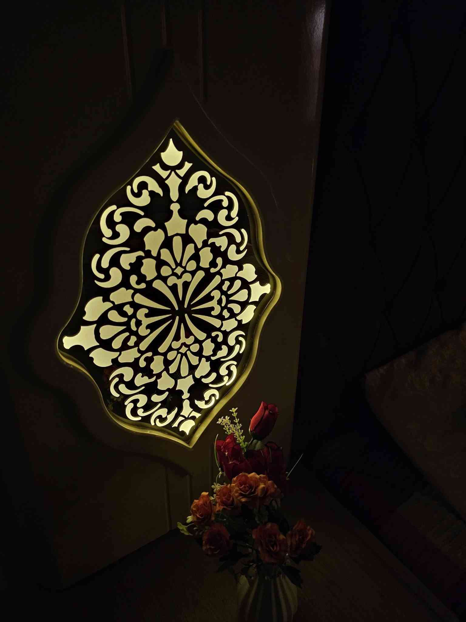 غرفه تركيه شبابيه جديده كلش نضافه ١٠٠/١٠٠ ضخمه كلش تتكون من ٧ قطع+ اناره المكان بغداد الاستفسار الرقم ***********
