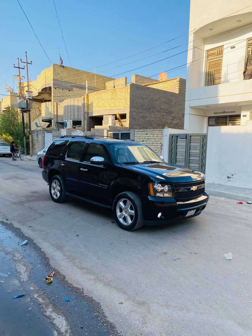 تاهو 2009.  .LTZ  لون اسود رقم سليمانيه بسمي تحويل ثاني يوم
فول مواصفات 
فتحه
داخل عسلي لونين 
دبل اكسل
اشاير ترحيب
مكينه وكير وحداديه كفاله جدد
تبريد ثلج
تخم تاير وويل جديد
كهربائيات كله شغاله
لايت زنون
صدر 100‎%‎
شاشه تلفزيون 
ملاحضه
 السياره بيه قطعتين صبغ فقط   
مكان السياره بغداد ***********
