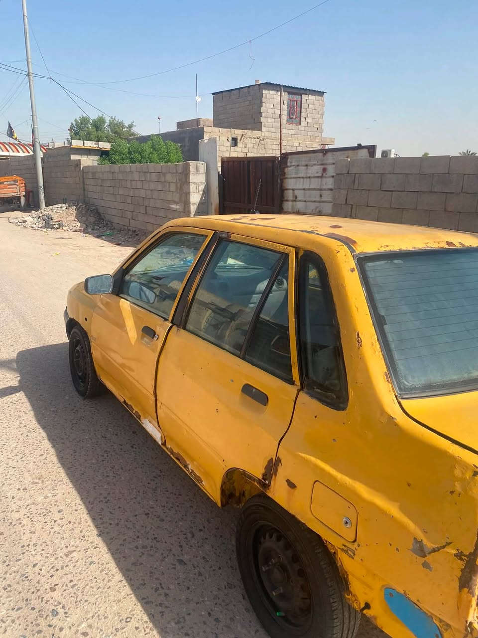 لبيع موديل ١٢رقمها حمر  مابيها راعي سعر٥ورقات وبيها مجال مكان البصره ابو الخصيب واتساب ***********
