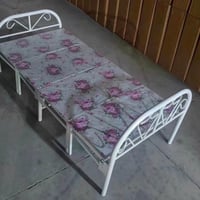سرير قياس 190 في 90 ينطوي وسفري بي مكان تكدر تاخده  ١٠٥ الف توصيل مجان...