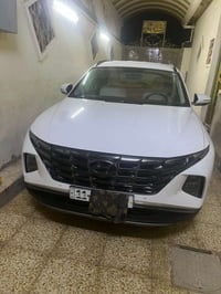 سياره توسان للبيع موديل 24 بيها رصعتين بل جاملق الأمامي مصلحيها عل بار...