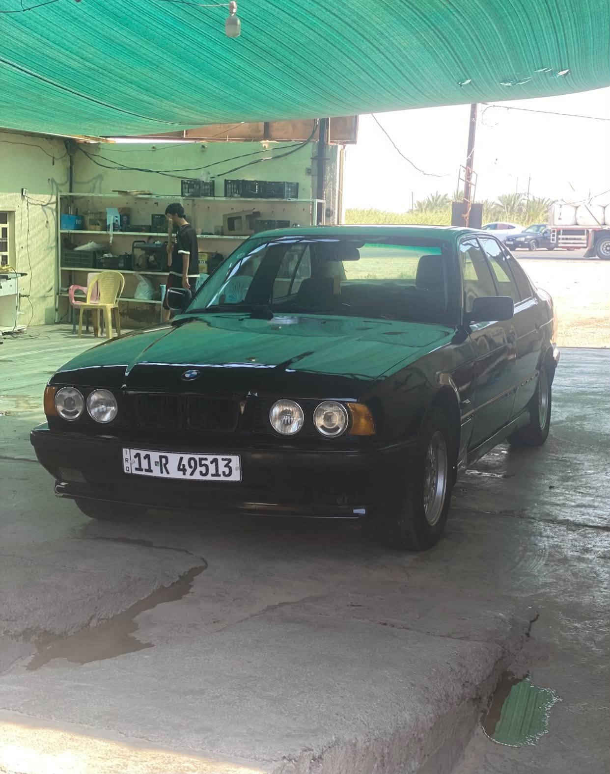 BMW 535 1991
محرك ستة سلندر
مكينة 3500
تبريد شغال 
فتحة سقف
مكينة مفتوح 
گير اوتو
السيارة بأسمي التحويل ثاني يوم وهزتها جديدة
بيها منظومة غاز 60 لتر 
السيارة مصبوغة عام والصبغ جديد وعندي الفيديو قبل لا تنصبغ
الرقم بغداد الجديد
نظامين قيادة سبورت وايكو 
تخم تاير جديد 

السعر 55 وبيها مجال

مكاني ديالى رقمي
***********
