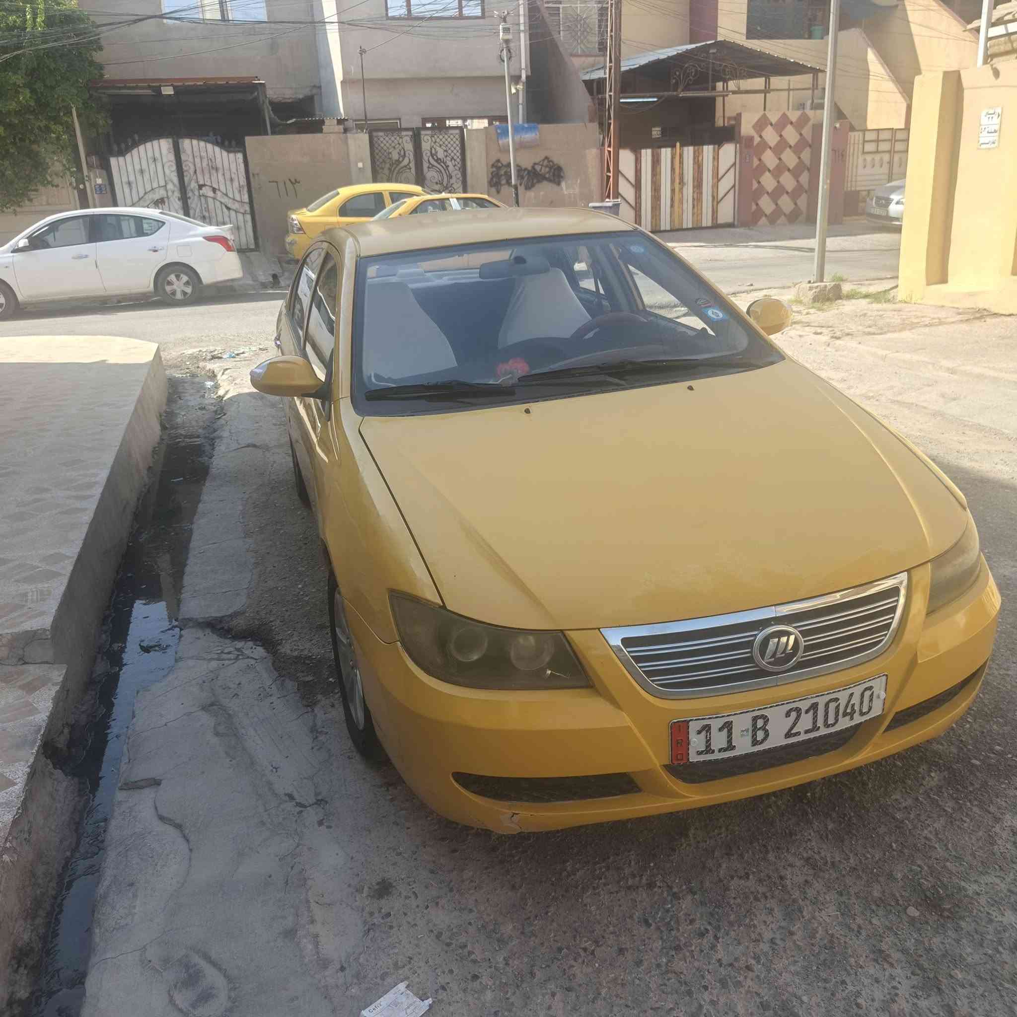 ليفان ٦٢٠
موديل٢٠١١
محرك كير ابلادي شرط لا صرف ولا نفخ 
كبون بانزين 
بدون ضرر 
بسمي رقم بغداد انكليزي
شرط الوكاله وتحويل 
السعر 47وبيها مجال 
مكان موصل حي المثنى 
التواصل عل رقم 
***********
***********

