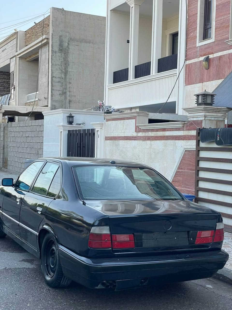 BMW
موديل ١٩٩٤ مةكينة ٥٢٠ كةپةس ي گير عادي چوار جام كارةبايي سلايت سةيارةكي پاك و خاوينة ئارمي كوپي لةگةلة هةوليرة نرخي ٢٥ وةرقة كةميك مةجالي تيداية 
‏*********** أربيل, العراق
