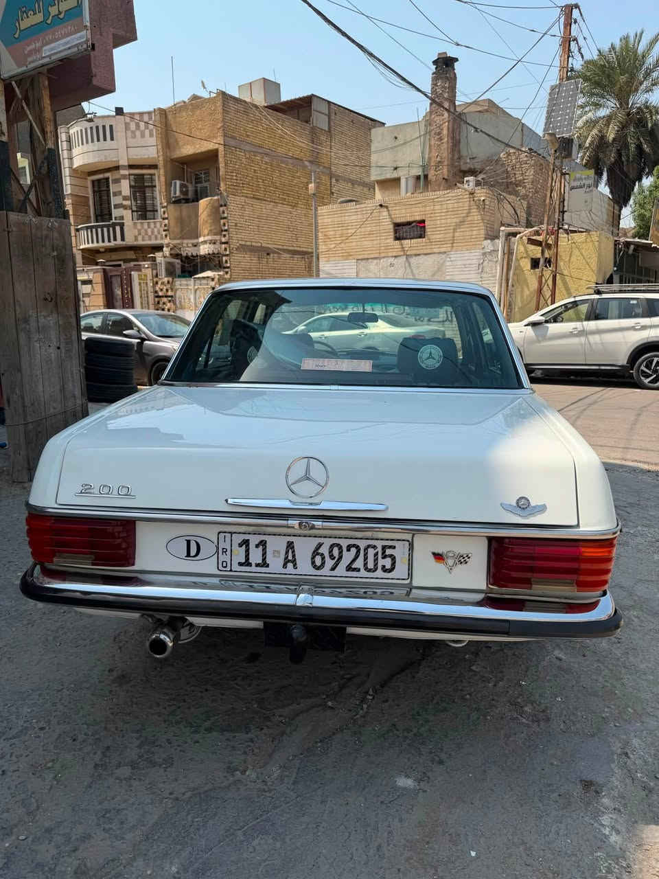 السلام عليكم حبايب
السياره للبيع موديل 1975
رقم بغداد 
السياره جديده وكامله 
مصبوغه للجماليه كير مكينه بلاديه كير عادي تبريد باور السياره جاهزه اي استفسار اتصل على الرقم ***********
السعر ب٧٠ وبيه مجال مكاني السياره بغداد
