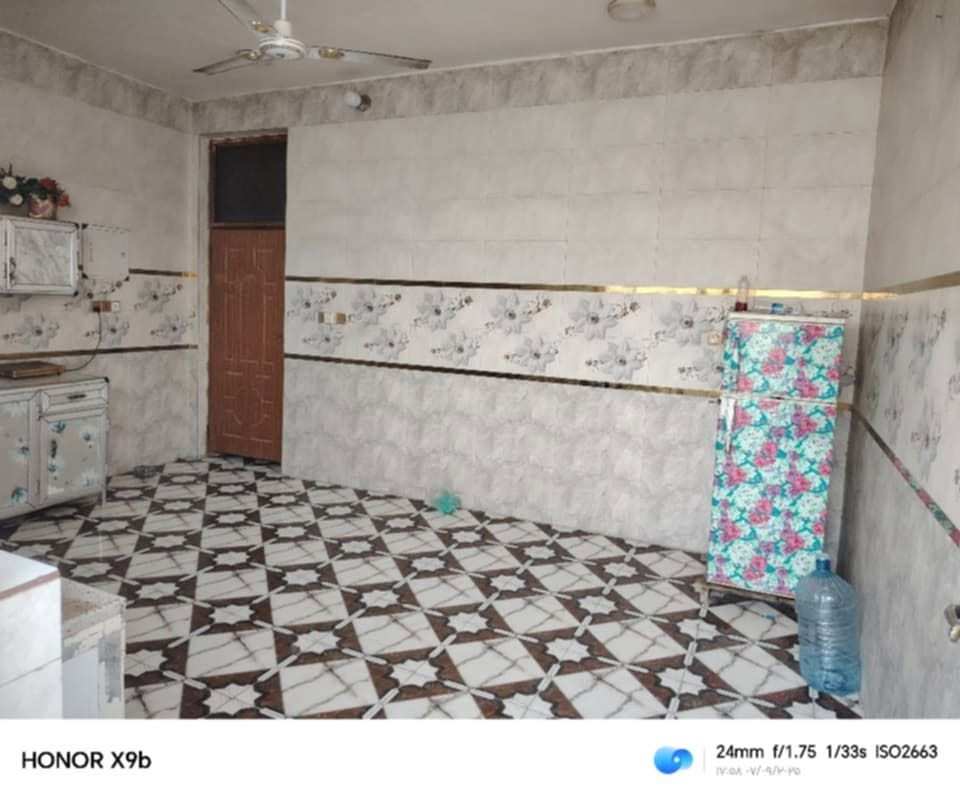 دار للبيع السعر 48 وبيه مجال الكوت الجديده شارع الاقواس قرب دلاليه البهادلي طابو زراعي كاع الاماره عقد 25  المساحه 200 مكون من غرفتين /مطبخ /صاله /استقبال /صحيات للاستفسار الاتصال ***********
