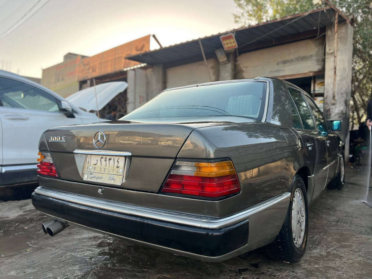 دب ٩٠ حجم ٣٠٠ .مكينه وگير vvt.جدد رقم بغداد سنويه ماصاقطة مشروع وطني ..تبريد ثلج..حداديه تايرات مشط كله جدد..مابيه ولاضربه مصبوغه عام اثر جراد.  غرفه بلاديه مخمل. كلشي بيه شغال سنتر لوك...سياره جاهزه. مكاني نجف السعر ب٦٥. او مراوس.  كاتبلك كل مواصفات مو تدخلي خاص ودكلي دزلي صوره وشبيه مابيه. ***********. وترايك للشمال بيه
