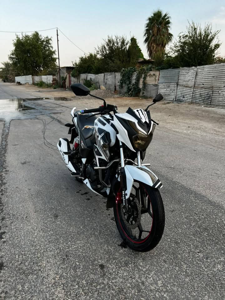 دراجه هاوجي نوع DF
دراجه كامله من كلشي 
محرك ما مفتوح شرط   نشاطه ما شاء الله 
مرقمه لوحات انكليزي تحويل ثاني يوم 
كهربائيات كلها شغاله  
تايرات جديدات  
الاستفسار  ***********
