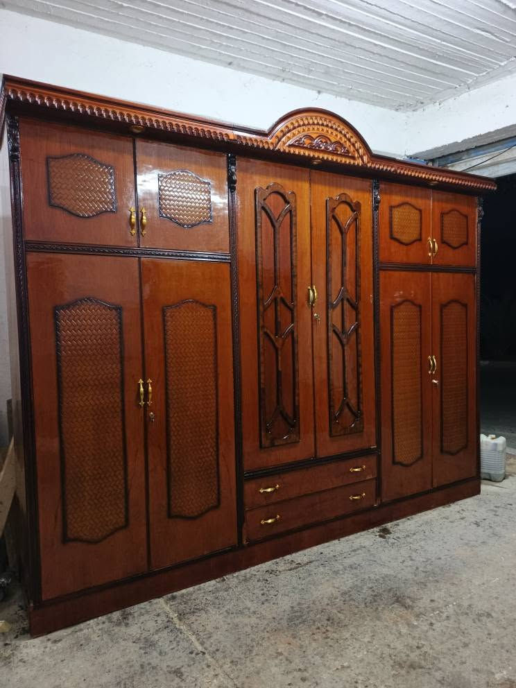 كنتور 6ابواب مستعمل طابقين صاج داخل وخارج صاج حطاطه الرمادي الصوفيه قرب مطعم قصر الابيض السعر 450بي مجال واتساب *********** الرمادي, الأنبار
