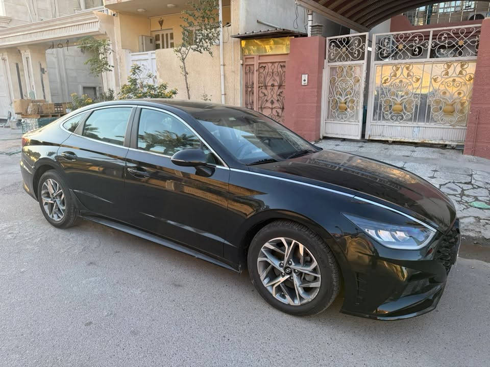 سوناتا ٢٠٢٠ الشكل السبورت
٢٥٠٠ دبل نوزل ماشيه ٦٨ الف كيلو  
***********  
سونار كلشي مبين بيها بل سونار  
يرادلها  بوليش وتكحيل شويه 
السعر ١٣٠ورقه
