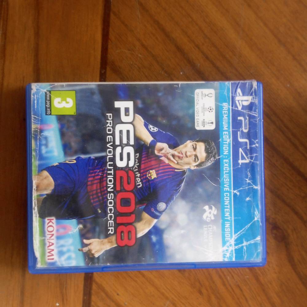 بلي 4 سلم ما مفتوح مع كامل الملحقات قاعدة اقراص و5 اقراص و red dead redemption 2 بالحساب مكاني الغزالية السعر 300الف