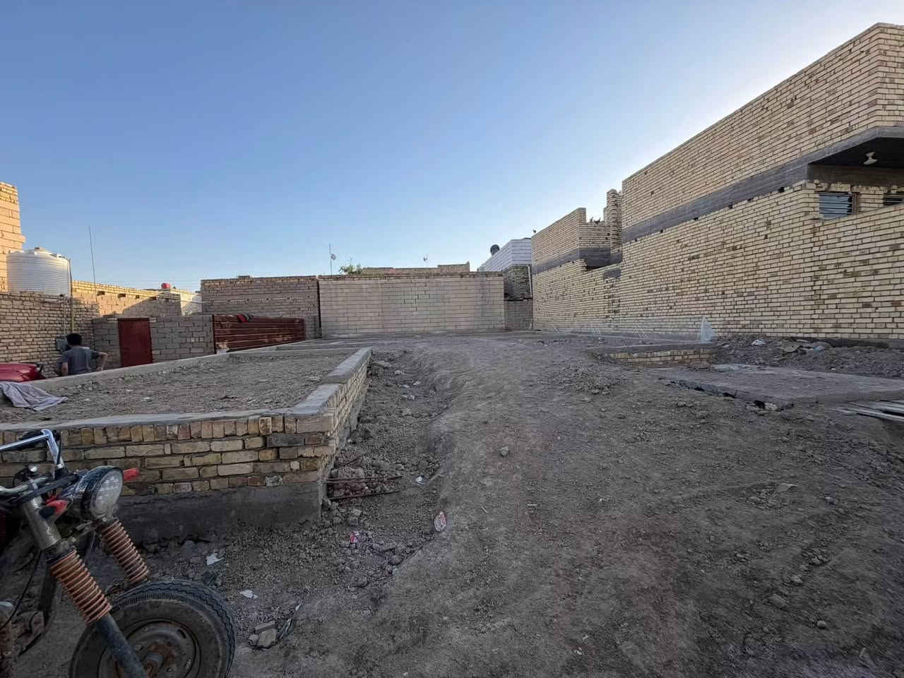 بتلو ع طريق سوق الشيوخ ناصريه بشارع الامام علي (ع) قريب جداً من شارع العام مساحه البتلو 200 متر  السعر جداً مناسب 25 مع مجال مدفون جاهز خريطه كلش حلوه 
للاستفسار اكثر تصال 📞.
***********
#سوق_الشيوخ #طريق_سوق_الشيوخ_ناصريه #الشموع
#للجميع
